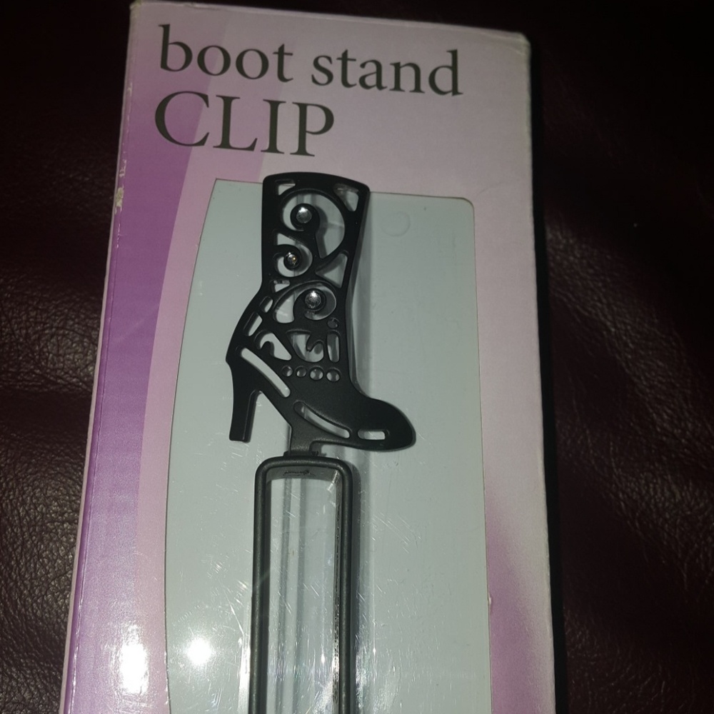 New Schildkraut With Rhinestones Boot Stand Clip